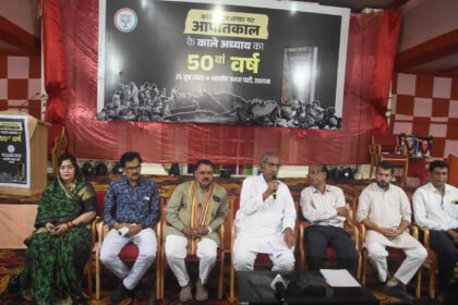 Aapatkal 01
