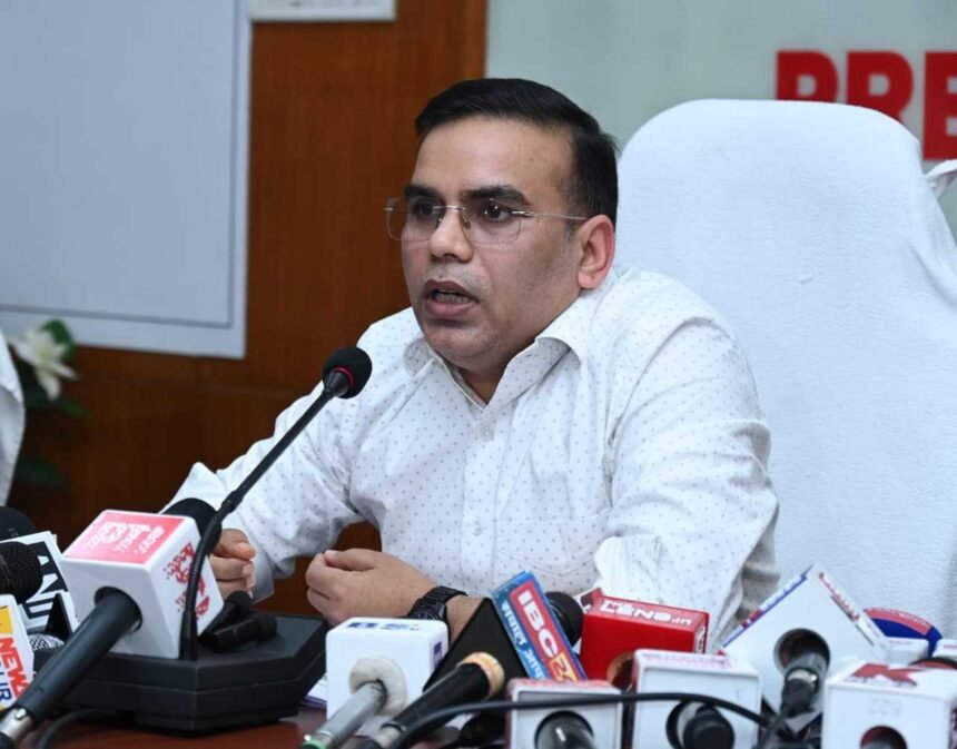 रायपुर: भारत निर्वाचन आयोग के निर्देश पर 12 राज्यों में SIR कार्यक्रम लागू, घर-घर सत्यापन 4 नवंबर से। 7 1761661675 eb37ca250f1afaea13c6 1