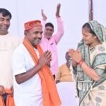 महिला बाल विकास मंत्री लक्ष्मी रजवाड़े की उपस्थिति में सूरजपुर किसान कांग्रेस के जिला महामंत्री एवं ब्लॉक कांग्रेस के नेता ने थामा भाजपा का दामन 23 IMG 20251029 WA0007