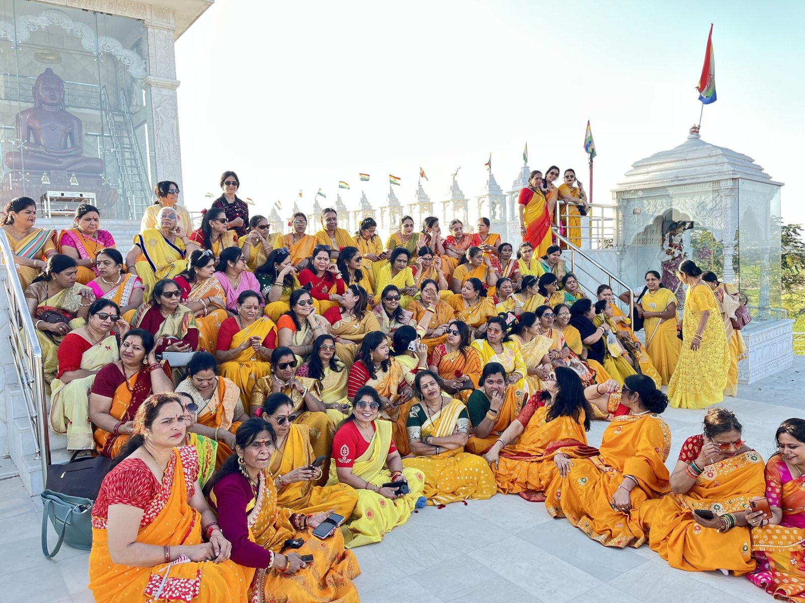 रतलाम/सर्वब्राह्मण महासभा महिला मंडल ने मनाया मकर संक्रांति और बसंत पंचमी पर्व : मातृशक्तियों को गुलाब का फूल भेंट कर स्वागत किया 2 IMG 20260121 WA0071 scaled