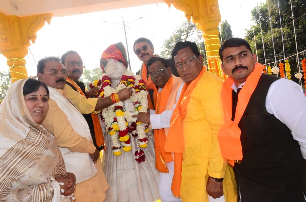 रतलाम स्थापना गौरव दिवस धूमधाम से मनाया ; रतलाम विकास के कार्य प्रमुखता से किये जायेंगे-चेतन्य काश्यप : कैबिनेट मंत्री काश्यप और महापौर पटेल के आतिथ्य में हुआ कार्यक्रम 2 IMG 20260123 WA0050