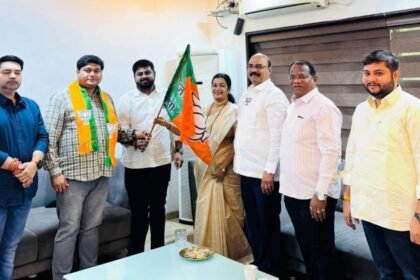 Municipal Council Congress Councillors Join BJP Ravindra Chavan