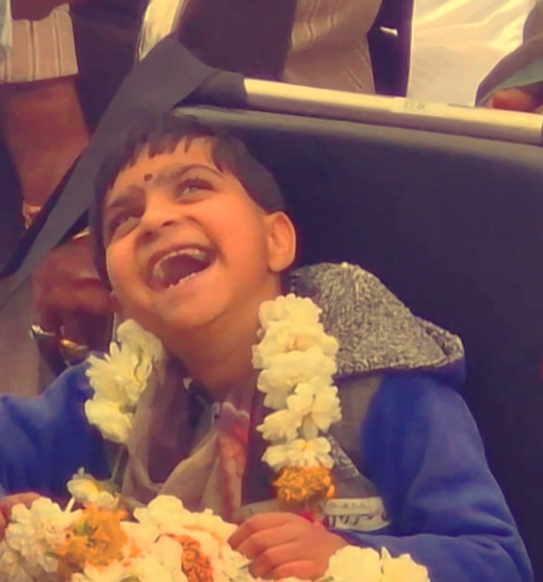 रतलाम में मानवता की मिसाल : शिक्षक गणेश मालवीय करेंगे दिव्यांग मुस्कान का पूरे जीवन भर पढ़ाई का खर्च, लिया गोद - छलक आए आंसू 4 IMG 20260215 WA0026