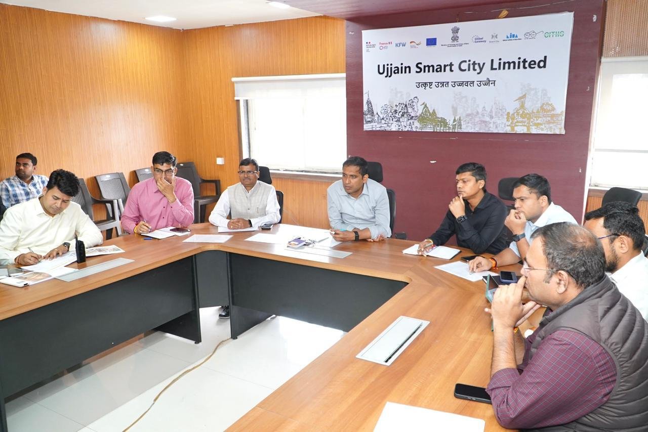 उज्जैन/सिंहस्थ मेला अधिकारी श्री सिंह ने सिंहस्थ के प्रचलित कार्यो की समीक्षा बैठक हुई : सिंहस्थ 2028 के निर्माणाधीन कार्यो में तेजी लाए प्लान के हिसाब से कार्य करें-मेला अधिकारी,अधिकारियों और ठेकेदारों को गुणवत्तापूर्ण कार्य करने की सख्त हिदायत 4 IMG 20260218 WA0008