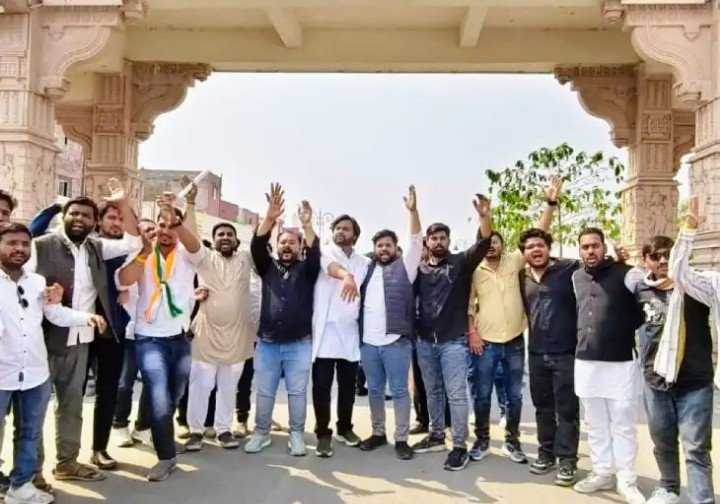 उज्जैन महाकाल मंदिर में सशुल्क व्यवस्था का नहीं थम रहा विरोध,युवा कांग्रेस ने सहायक प्रशाशक श्री फलवाडिया को सौंपा ज्ञापन, दर्शन व्यवस्था को तत्काल वापस लेने की मांग 3 Screenshot 20260221 2136582