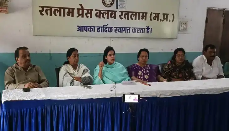 रतलाम में महिला कांग्रेस अध्यक्ष की प्रेस वार्ता संपन्न ; मावठे से किसानों को हुए नुकसान की भरपाई हो, अवैध खनन को रोका जाएं,नागरिकों को शुद्ध पेयजल उपलब्ध हो-रीना बौरासी 4 d2379a624f2f1a94bad47c8d25015ffe