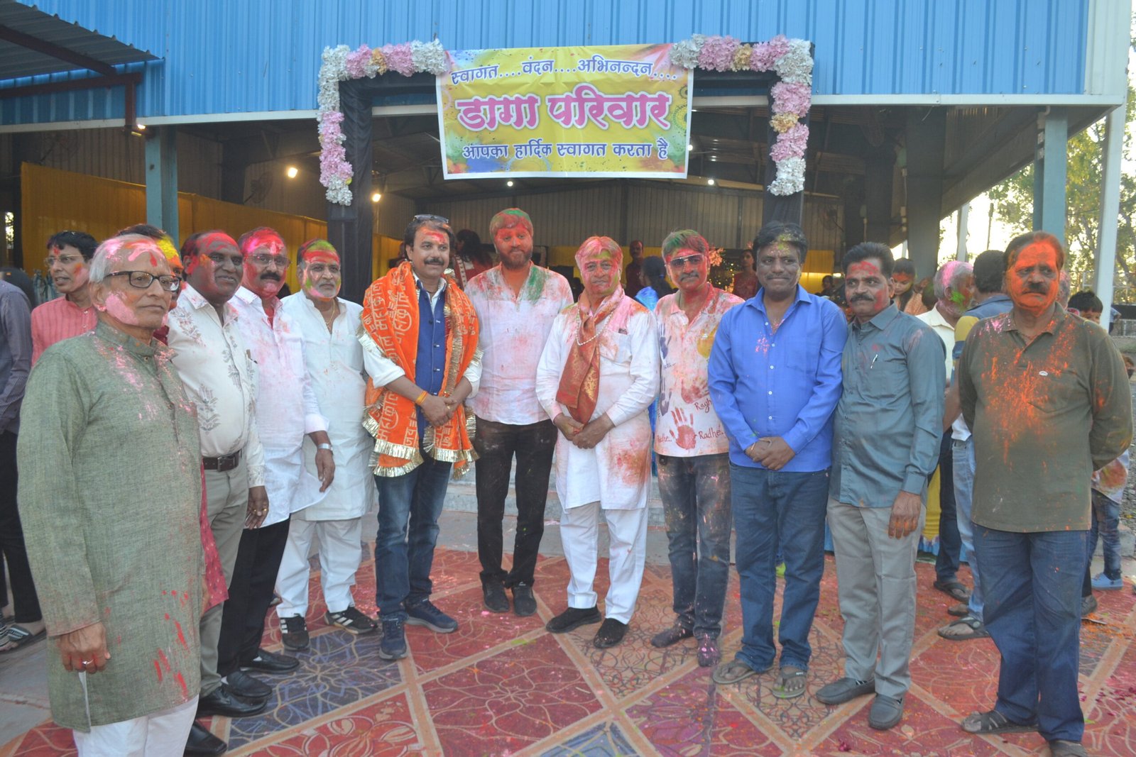 रतलाम/भाजपा नेता डागा परिवार द्वारा होली मिलन समारोह का भव्य रंगारंग आयोजन : होली दहन की संध्या पर रंग-गुलाल के साथ उमड़ा भाईचारे का उत्साह 5 DSC 5255 scaled