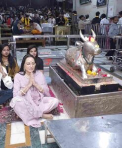 उज्जैन/प्रसिद्ध अभिनेत्री व पूर्व राज्यसभा सांसद जयाप्रदा ने किए बाबा महाकाल के दर्शन ; नंदी हाल में पहुंचकर किया पूजन - अभिषेक,मंदिर समिति के द्वारा हुआ स्वागत सम्मान 2 IMG 20260320 WA0088