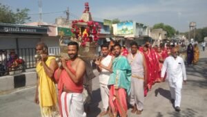 महिदपुर रोड/महावीर जन्म कल्याणक पर नगर में निकला चल समारोह जुलूस : वैदी जी में विराजमान हुए परमात्मा, भगवान महावीर के जयकारों से गूंजा नगर 2 IMG 20260331 WA0155