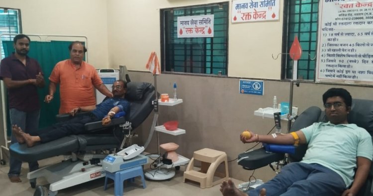 RSS के 100 वर्ष पूर्ण ; राष्ट्रीय स्वयंसेवक संघ के स्वयंसेवकों किया 30 यूनिट रक्तदान,रक्तदाताओं का स्मृति चिन्ह एवं प्रशस्ति पत्र देकर किया सम्मान 2