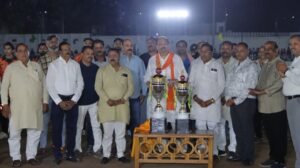 रतलाम चैंपियन लीग (RCL) सीजन 4 : खत्म इलेवन पहुंची फाइनल में अब 42 मैचों में 8586 रन, 612 चौके ओर 730 छक्कों के साथ 23 बल्लेबाज ने लगाए अर्ध शतक,88 इनिंग में 526 विकेट,पहला सेमीफाइन मैच में कैबिनेट मंत्री कश्यप और राम राम संस्था के संस्थापक शैलेंद्र सिंह पंवार रहे अतिथि - विजेता उपविजेता ट्रॉफी का हुआ अनावरण 2 image 870x 69d893bf821c2