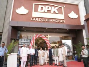 MP/मंदसौर में DPK कटारिया गोल्ड एंड डायमंड्स का हुआ भव्य शुभारंभ : नए शोरूम में मिलेगा प्रीमियम कलेक्शन, शुद्धता और पारदर्शिता का भरोसा 2 resized compressed 1775291691661