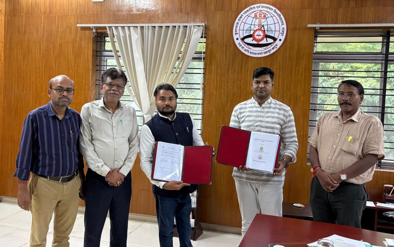 ग्रामीण पत्रकारिता को मिलेगा राष्ट्रीय मंच, छत्तीसगढ़ और महाराष्ट्र के दो विश्वविद्यालयों के बीच हुआ एमओयू 2 1793286506 088c9b176e13c5b206ba 1